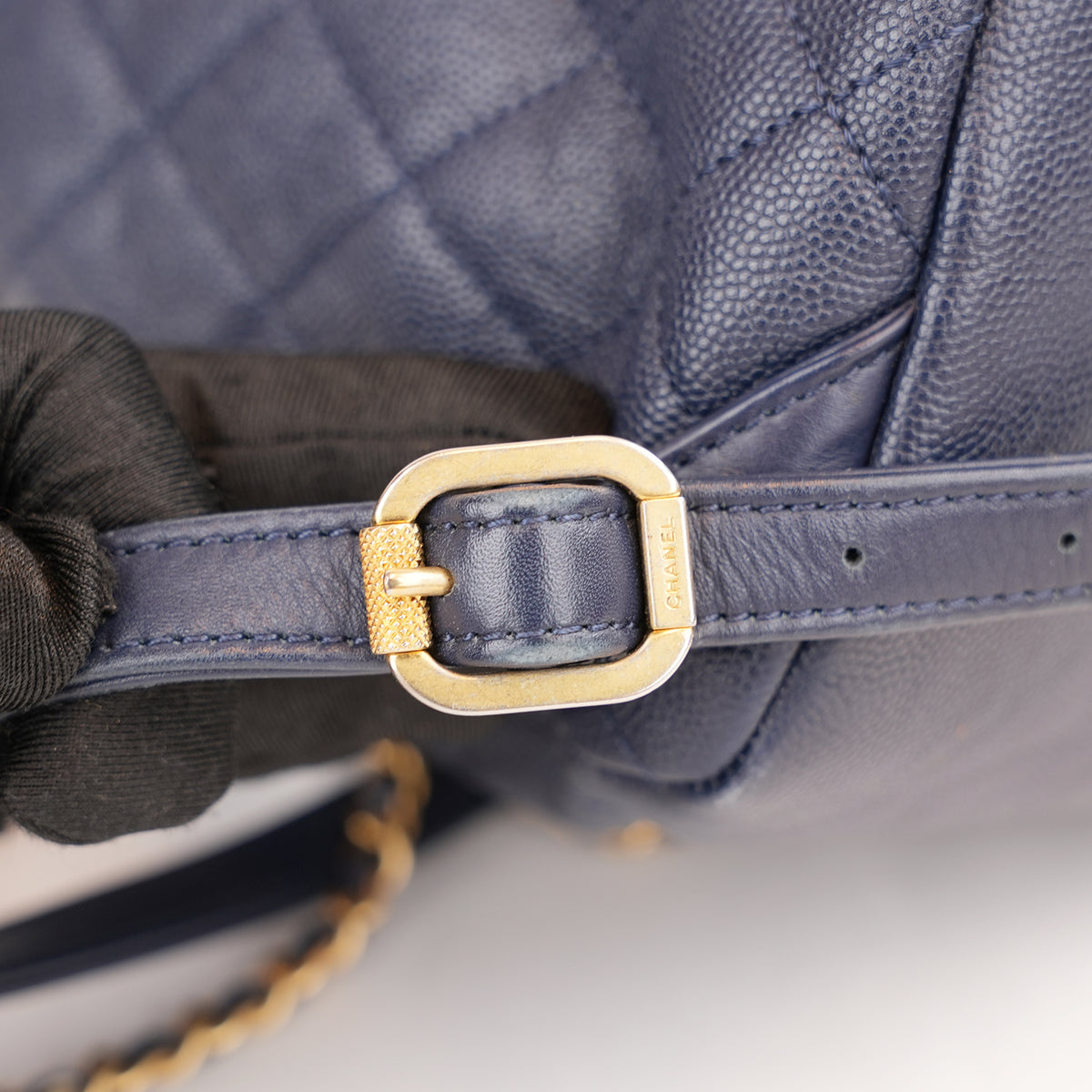 Chanel Filigree Backpack Small Blu in Pelle Caviar Trapuntata con Maxi Logo CC