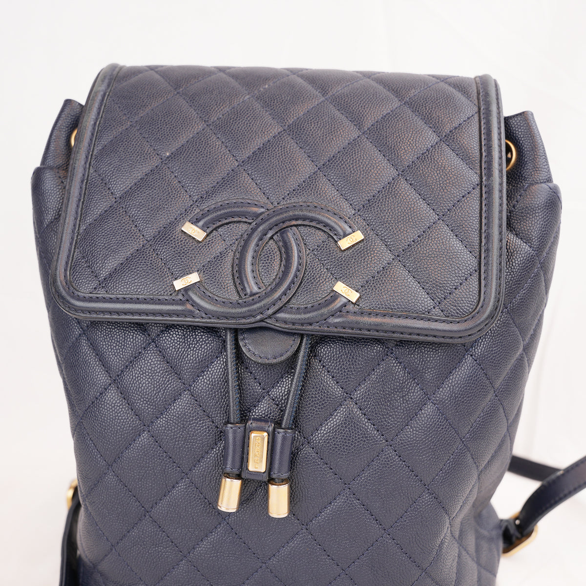 Chanel Filigree Backpack Small Blu in Pelle Caviar Trapuntata con Maxi Logo CC