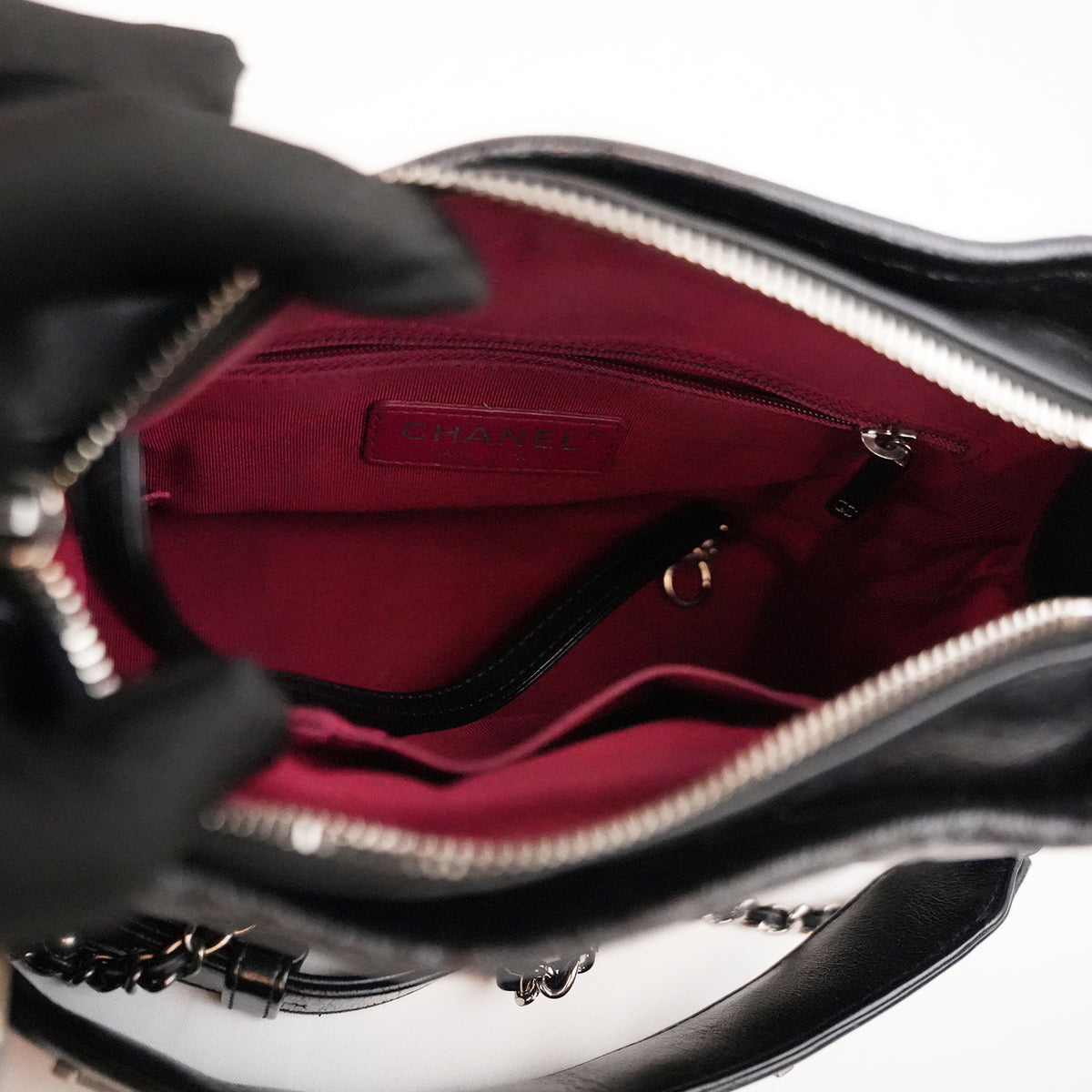 Chanel Gabrielle Hobo Small Nera in Pelle di Vitello Trapuntata con Catena Multicolore
