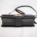 Chanel Flap Bag Media Nera in Pelle di Vitello con Catene e Hardware Dorato