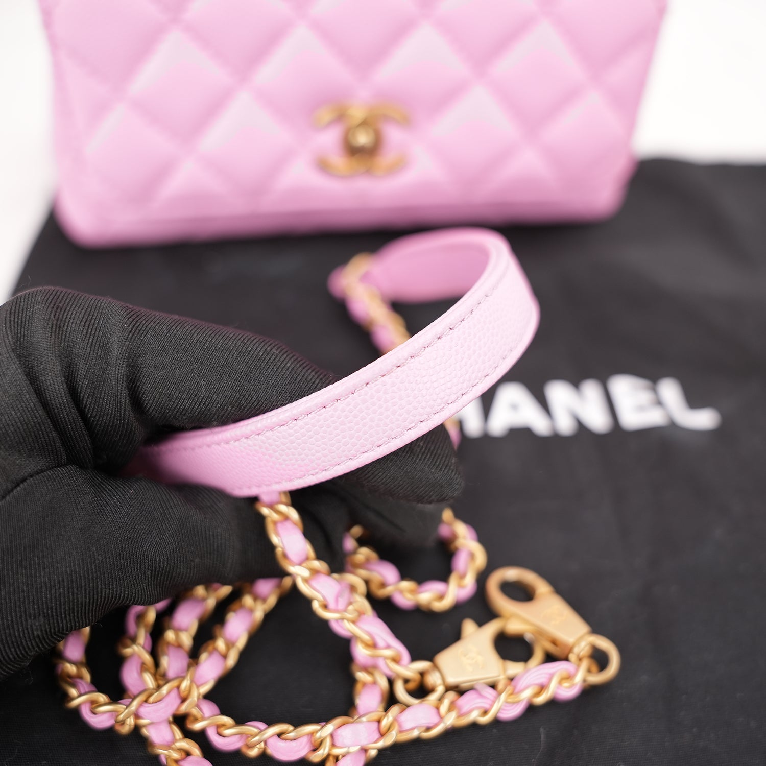Chanel Coco Handle Small Borsa a Mano in Pelle Caviar Rosa Matelassé con Catena