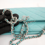 Chanel WOC Classica Azzurro Turchese in Pelle di Agnello Trapuntata con Hardware Argento e Carta di Autenticità