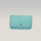 Chanel WOC Classica Azzurro Turchese in Pelle di Agnello Trapuntata con Hardware Argento e Carta di Autenticità