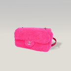 Chanel Coco Beach Flap Bag Media in Tessuto Teddy Rosa Fucsia con Logo CC Argentato – Serie 27