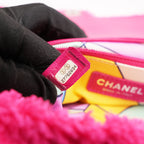 Chanel Coco Beach Flap Bag Media in Tessuto Teddy Rosa Fucsia con Logo CC Argentato – Serie 27