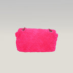 Chanel Coco Beach Flap Bag Media in Tessuto Teddy Rosa Fucsia con Logo CC Argentato – Serie 27