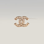 Chanel Spilla Vintage CC del 2015 in Metallo Dorato con Perle Bianche