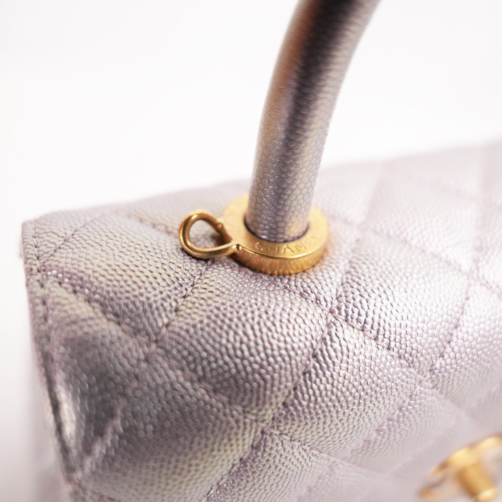 Chanel Coco Handle Small Iridescente Lilla in Pelle Caviar con Hardware Dorato