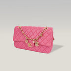 Chanel Classic Flap Medium Rosa in Pelle di Agnello con Hardware Dorato e Charm
