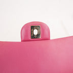 Chanel Classic Flap Medium Rosa in Pelle di Agnello con Hardware Dorato e Charm