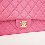 Chanel Classic Flap Medium Rosa in Pelle di Agnello con Hardware Dorato e Charm