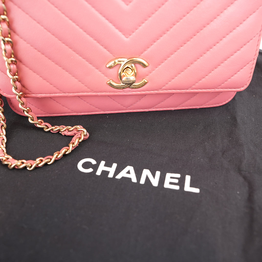 Chanel Trendy CC Wallet on Chain Rosa Chevron in Pelle di Agnello con Hardware Dorato