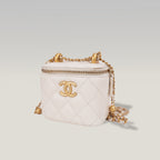 Chanel Mini Vanity Borsa a Spalla in Pelle di Agnello Bianca Matelassé con Catena
