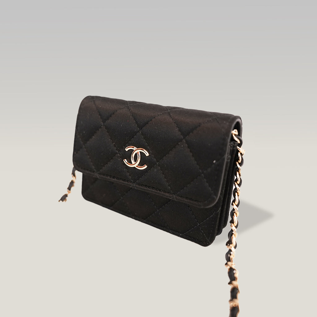 Chanel Mini WOC Borsa a Tracolla Nera in Pelle di Agnello Matelassé con Logo CC Dorato