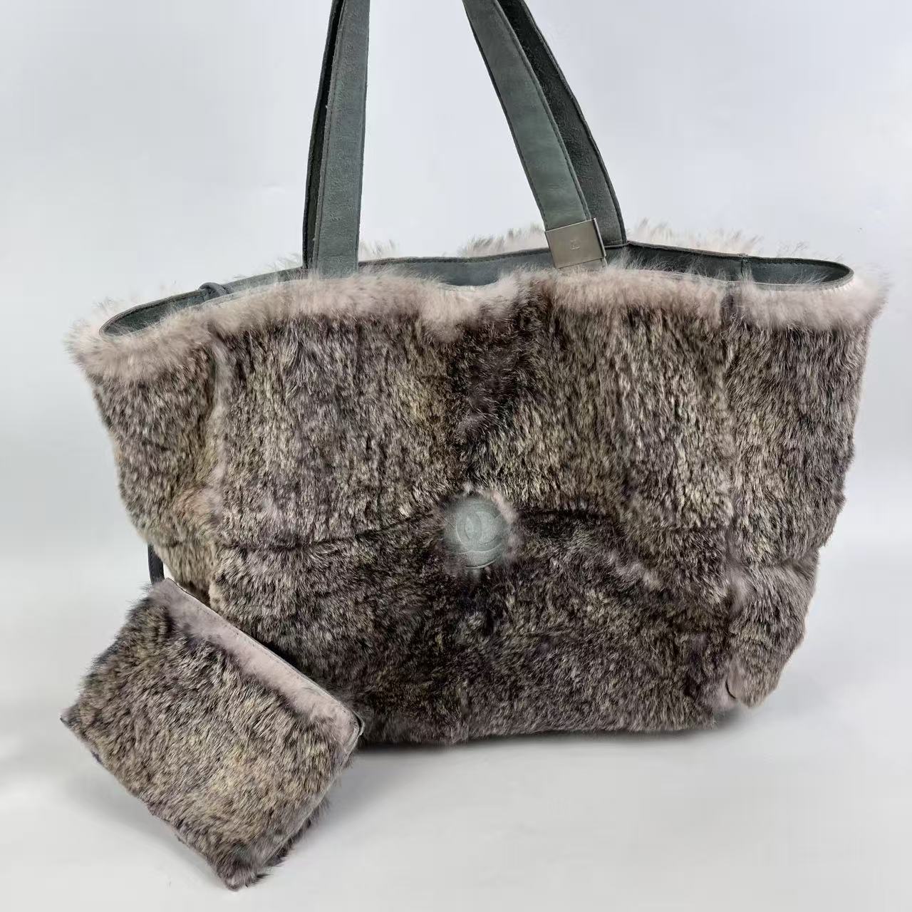 Chanel Borsa da Spiaggia Azzurro Cielo in Pelliccia di Coniglio