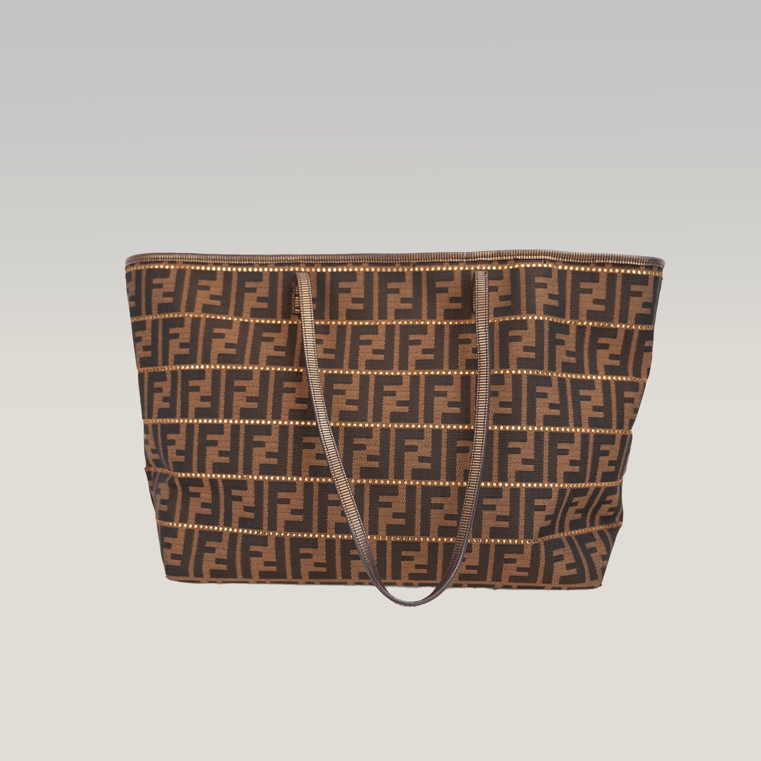 Borsa Tote Fendi Zucca FF Marrone in Tessuto Jacquard con Manici in Pelle – 36 cm