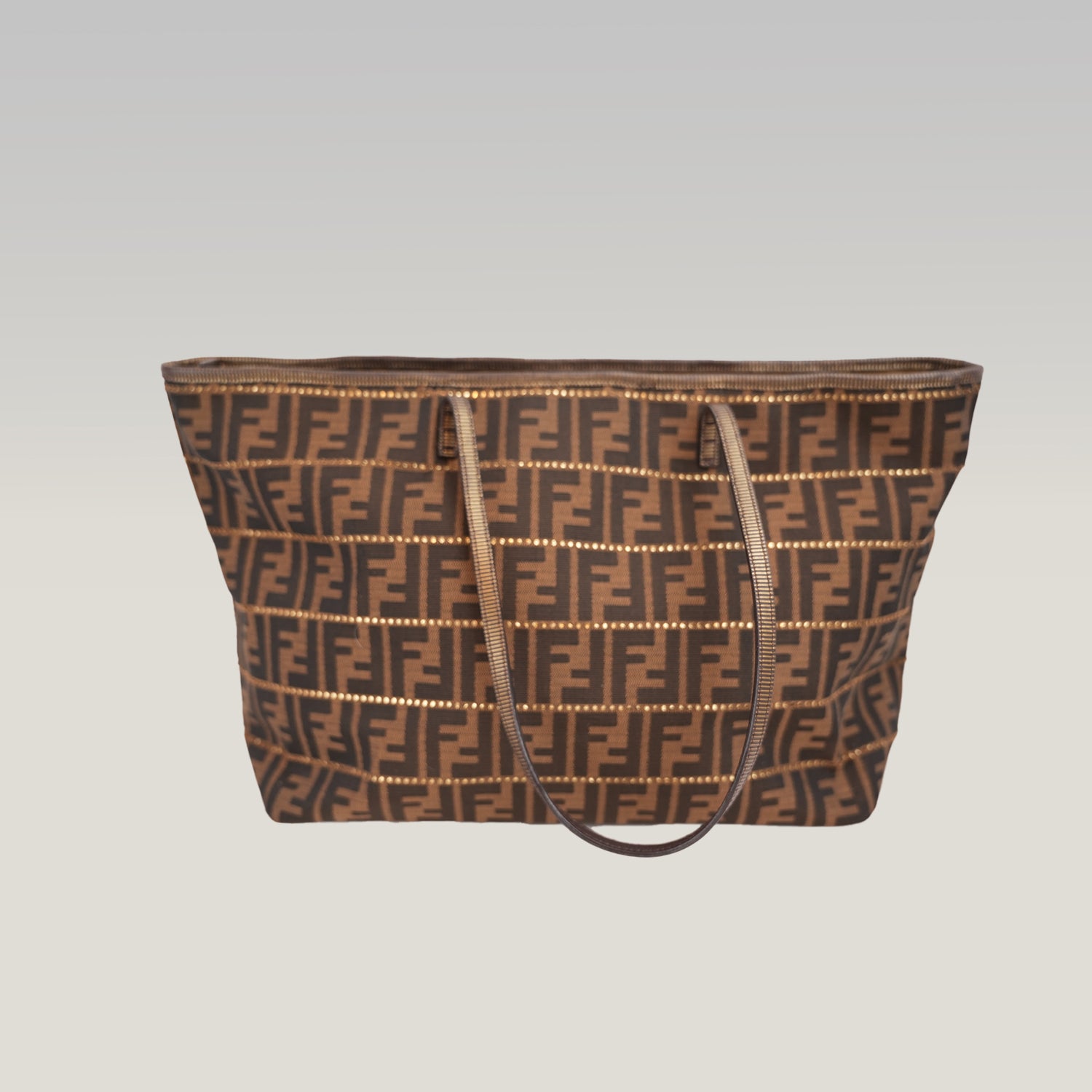 Borsa Tote Fendi Zucca FF Marrone in Tessuto Jacquard con Manici in Pelle – 36 cm