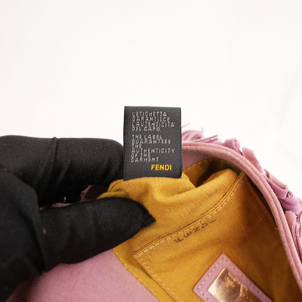 Fendi Baguette Rosa in Suede con Frange e Hardware Dorato