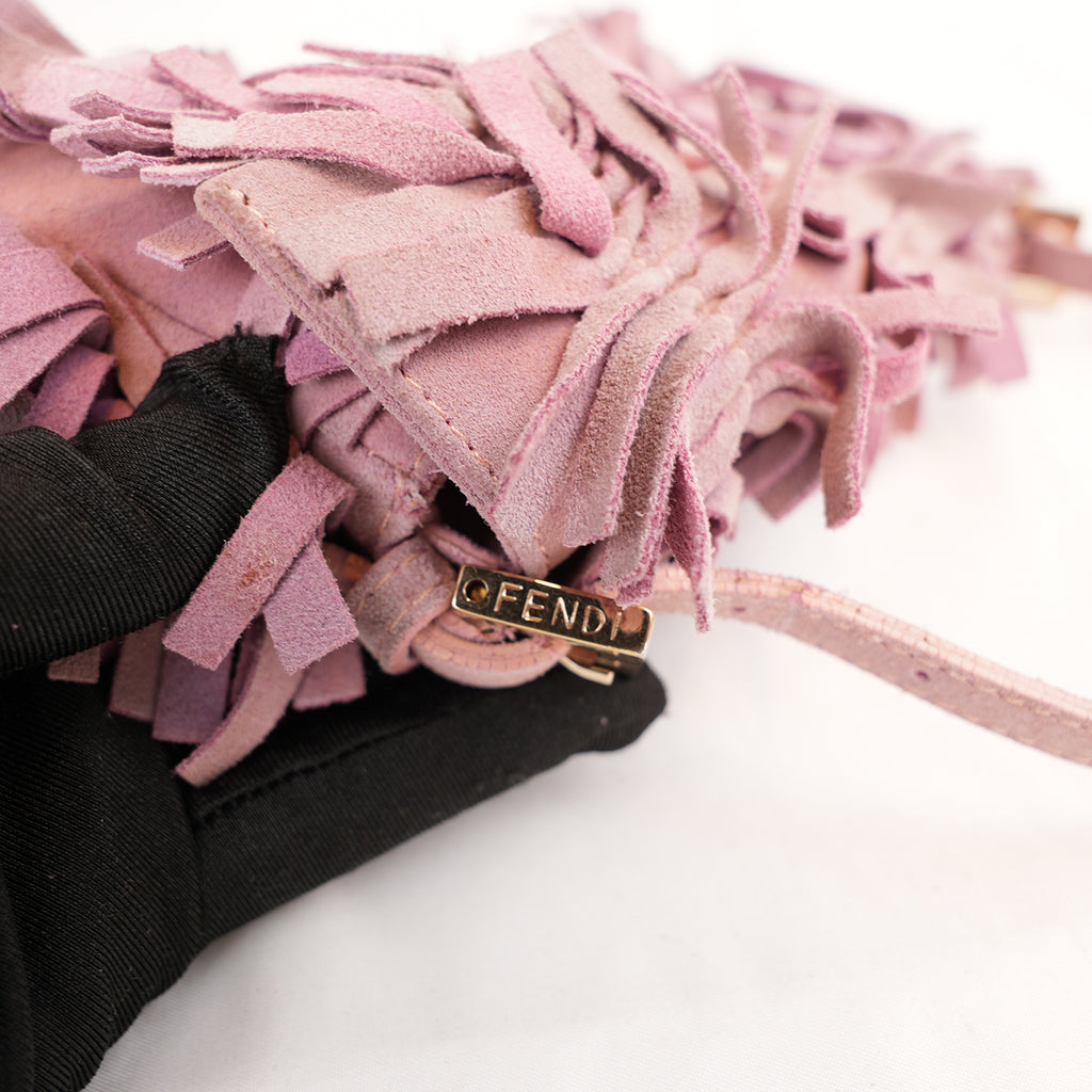 Fendi Baguette Rosa in Suede con Frange e Hardware Dorato