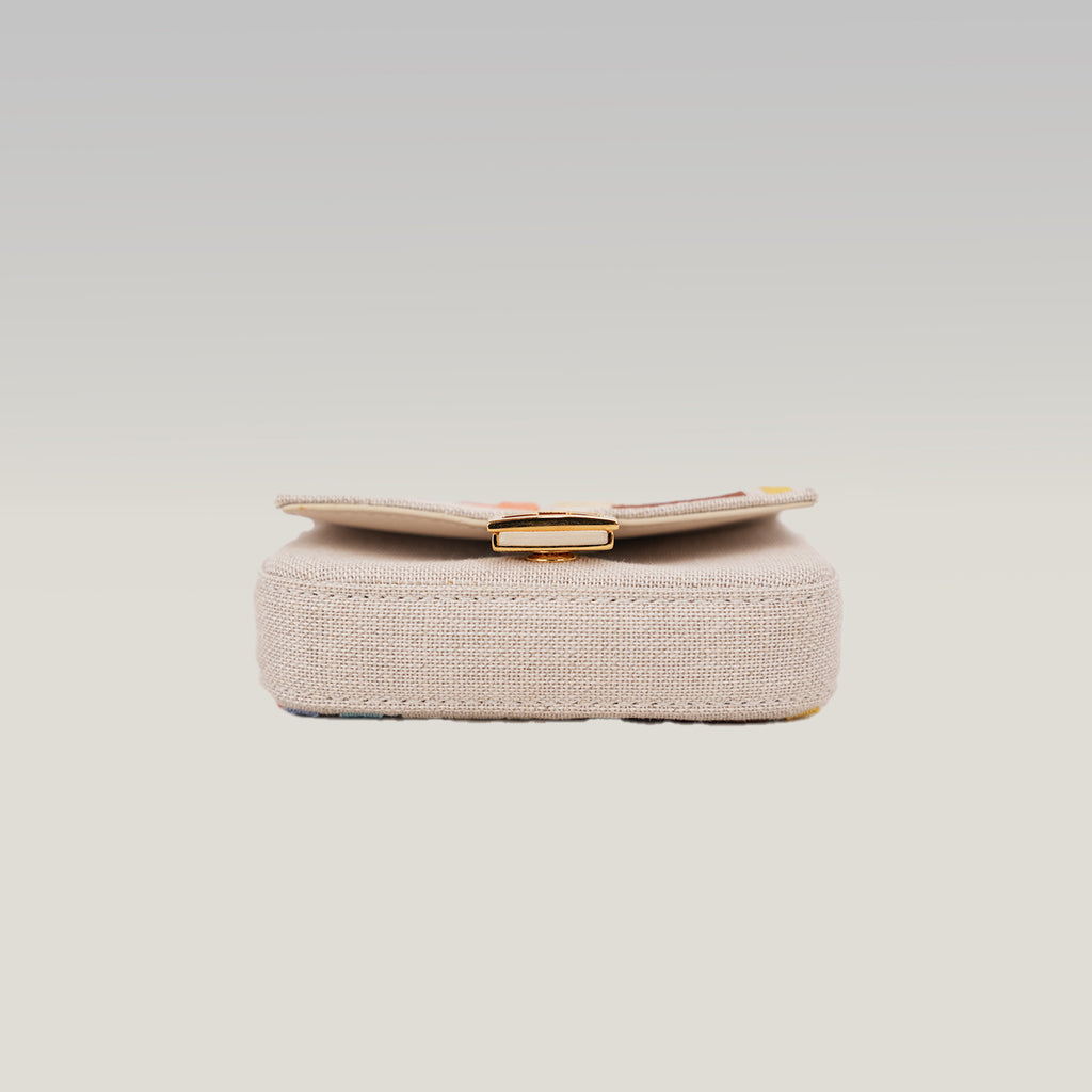 Fendi Nano Baguette Charm Grezzo Multicolor in Tela Ricamata FF con Catena