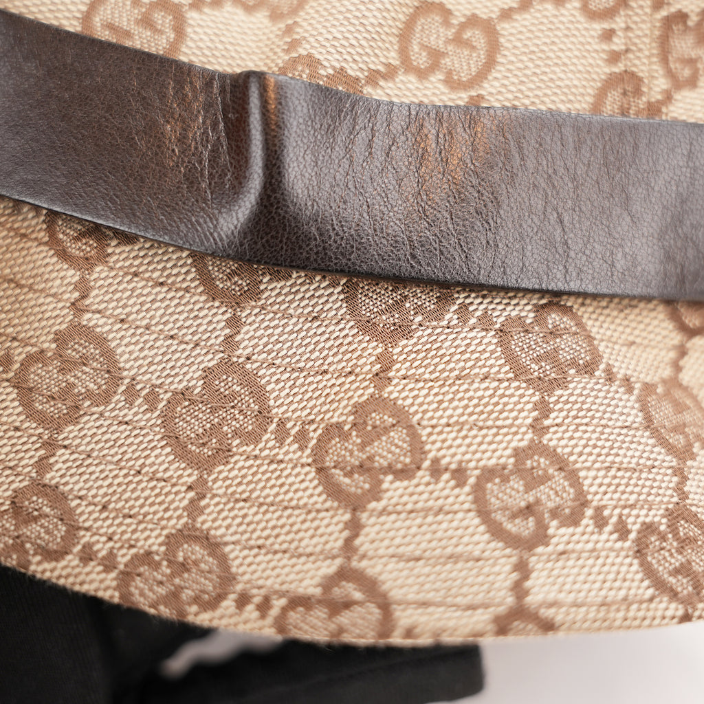Gucci Cappello Bucket GG Beige in Tela Monogram con Fascia in Pelle Marrone