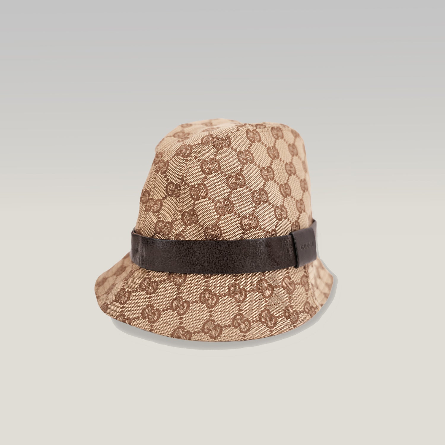 Gucci Cappello Bucket GG Beige in Tela Monogram con Fascia in Pelle Marrone