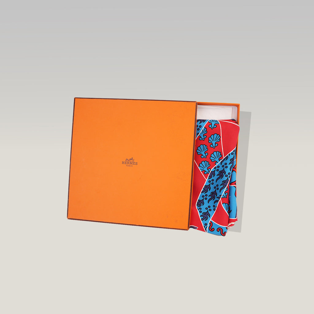 Hermès Carré 90 Foulard in Seta Rosso e Blu con Motivo Floreale 90x90 cm