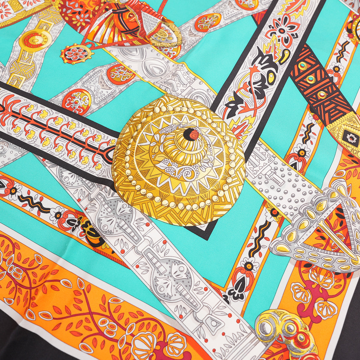 Hermès Carré 90 Le Songe de la Licorne Foulard in Seta Multicolore con Motivi Ornamentali 90x90 cm