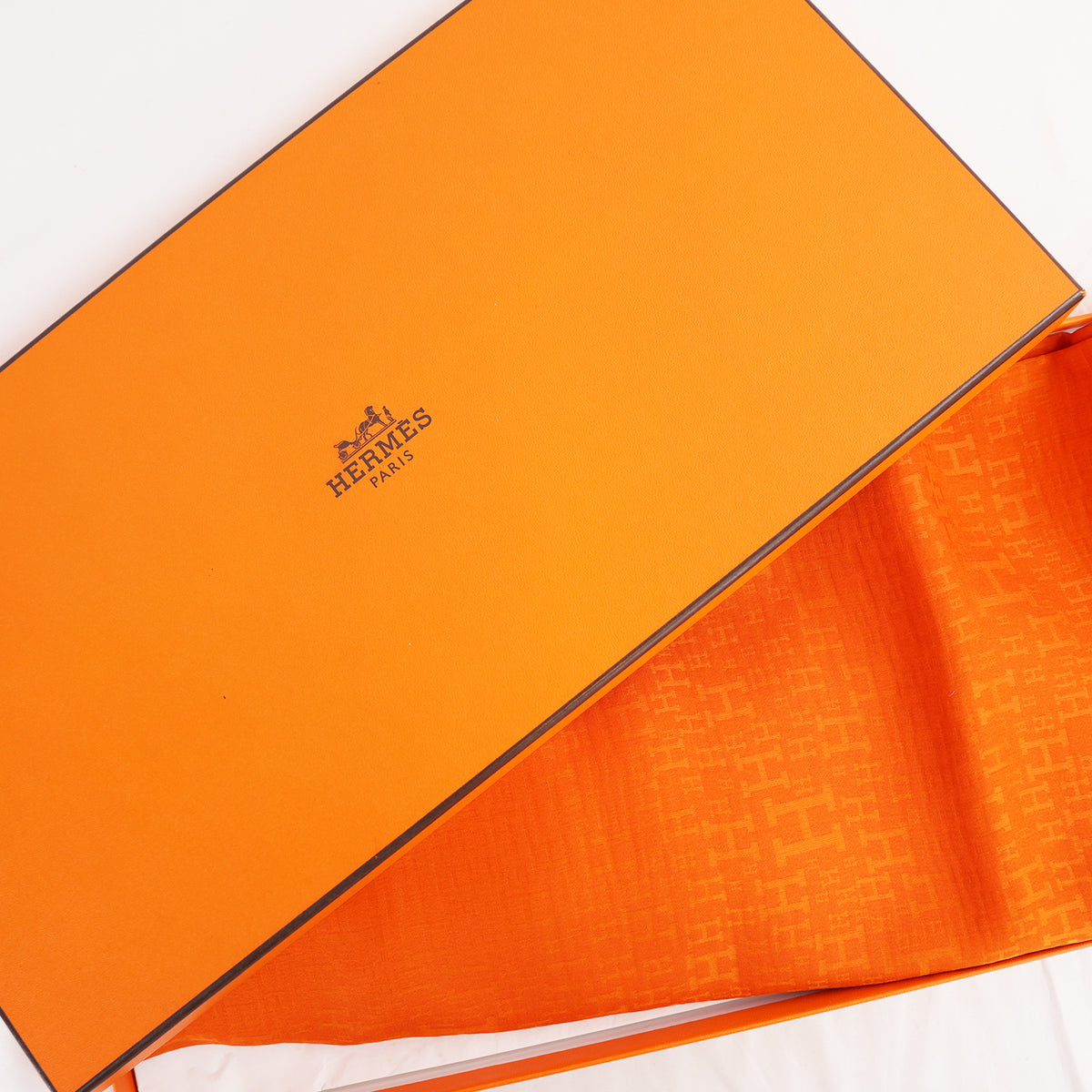 Hermès Sciarpa Vintage in Seta di Gelso Arancione con Motivo Monogram H 200x60 cm