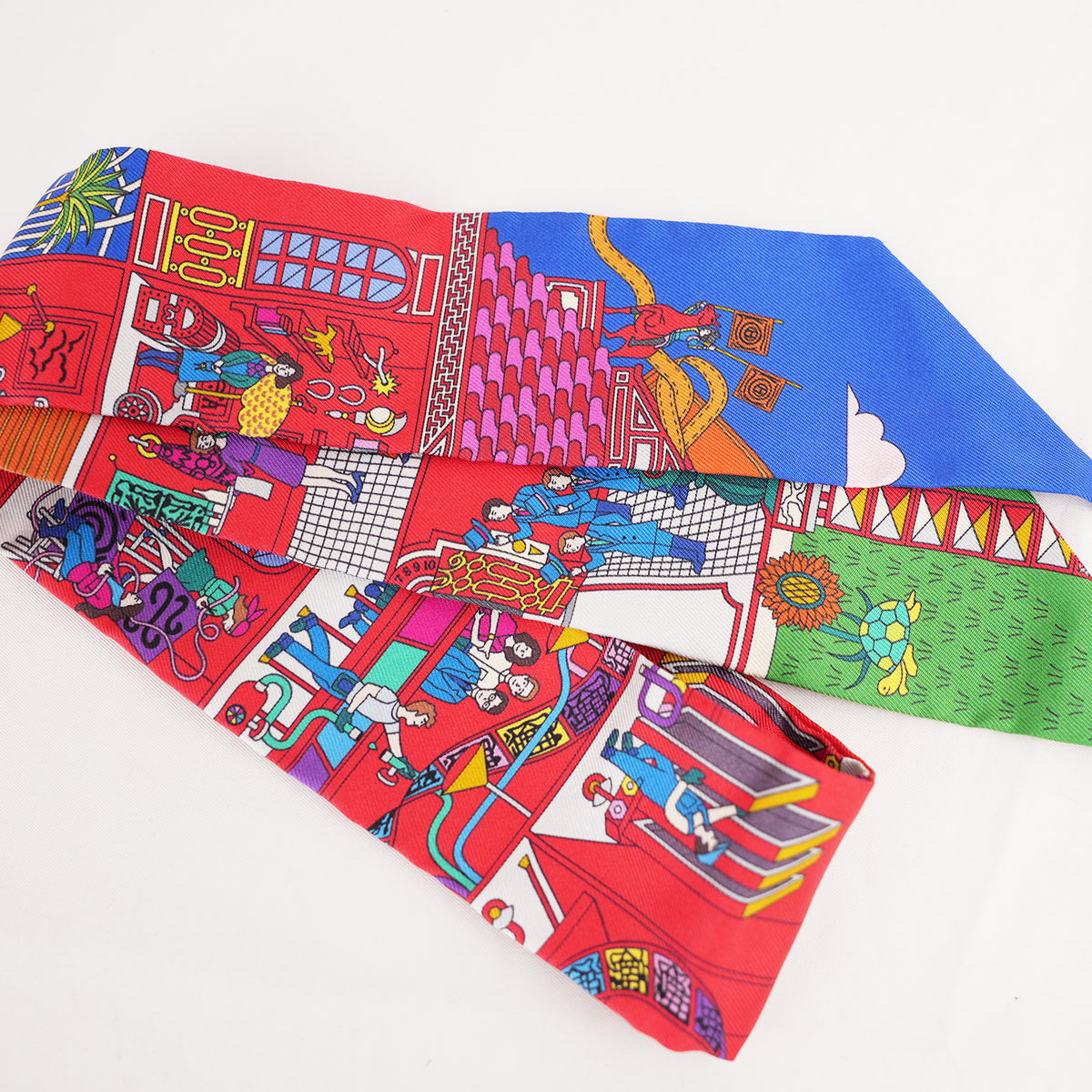 Hermès Twilly in Seta Multicolore con Stampa Illustrata Rossa