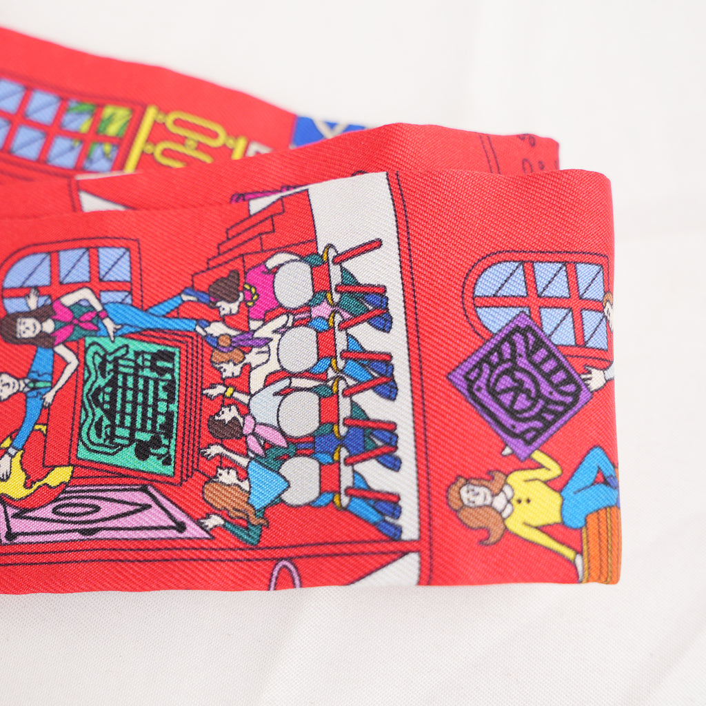 Hermès Twilly in Seta Multicolore con Stampa Illustrata Rossa