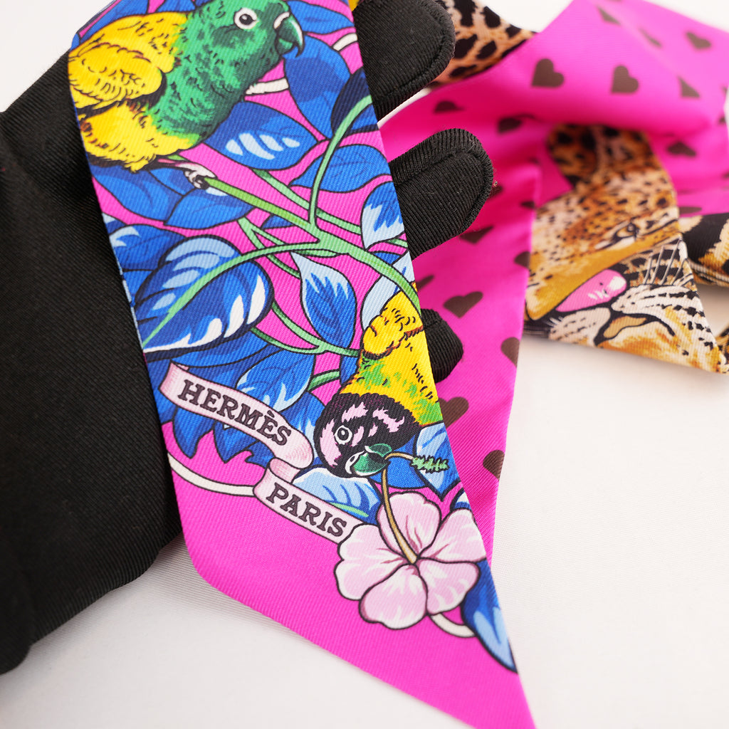 Hermès Twilly Jungle Love Love in Seta Rosa, Blu e Multicolore