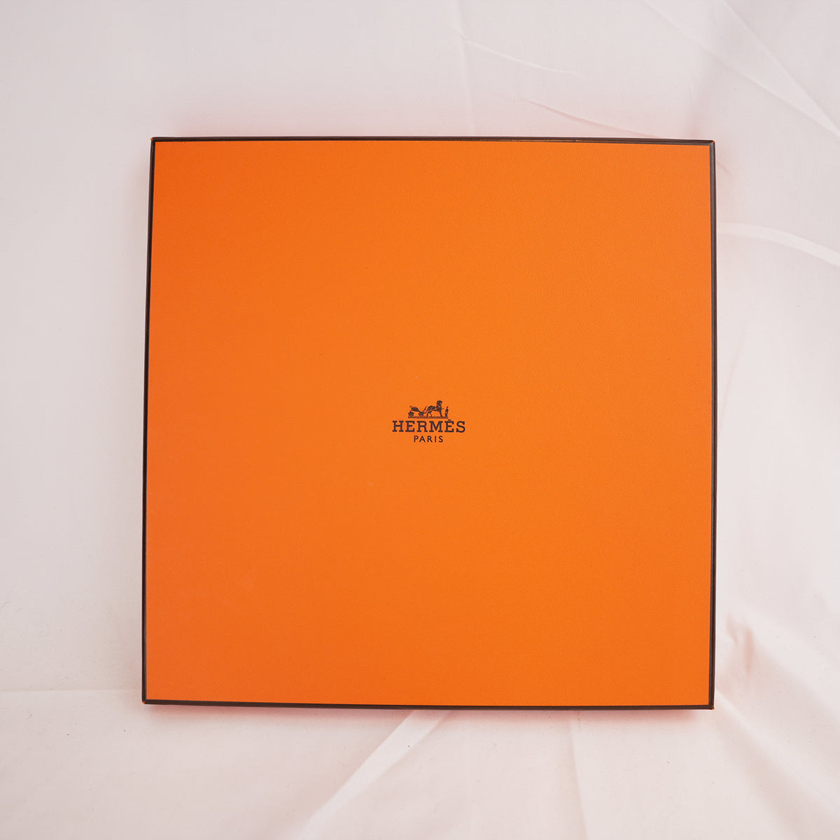 Hermès Carré 90 Foulard in Seta Stampata Multicolore Rosa 90x90 cm