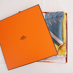 Hermès Carré 90 Foulard in Seta Stampata Multicolore Rosa 90x90 cm