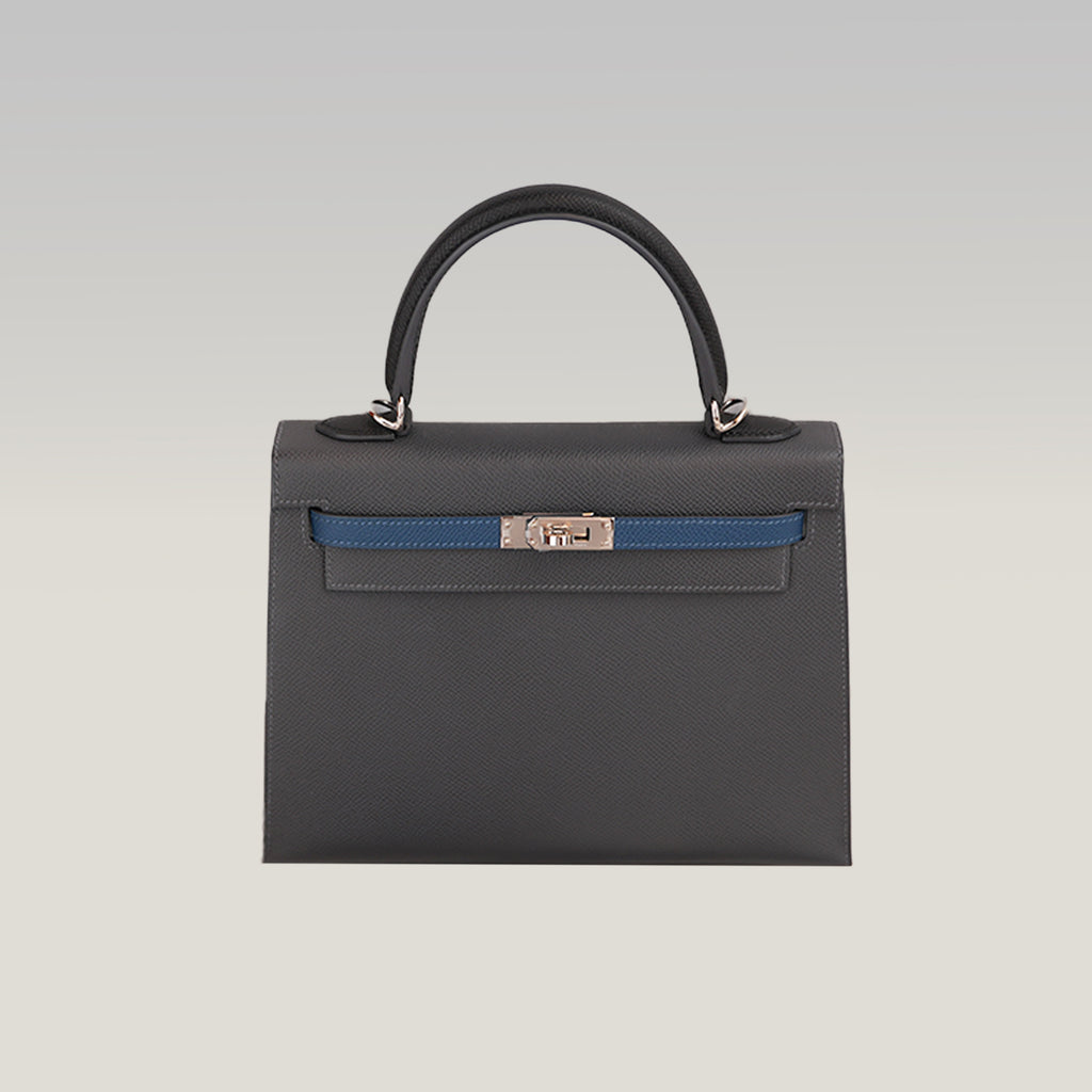 Hermès Kelly 25 Sellier in Pelle Epsom Grigio Fumo e Blu con Hardware Palladiato