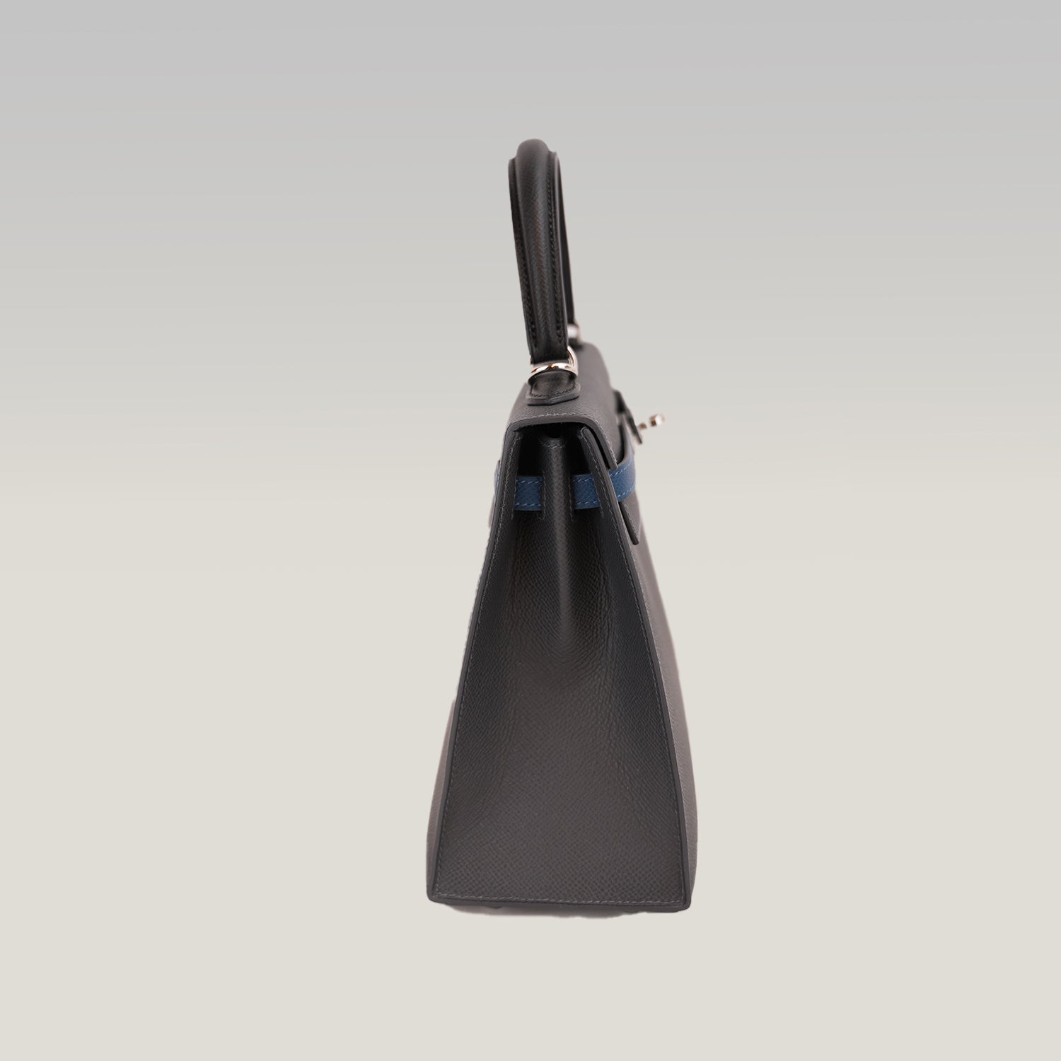 Hermès Kelly 25 Sellier in Pelle Epsom Grigio Fumo e Blu con Hardware Palladiato