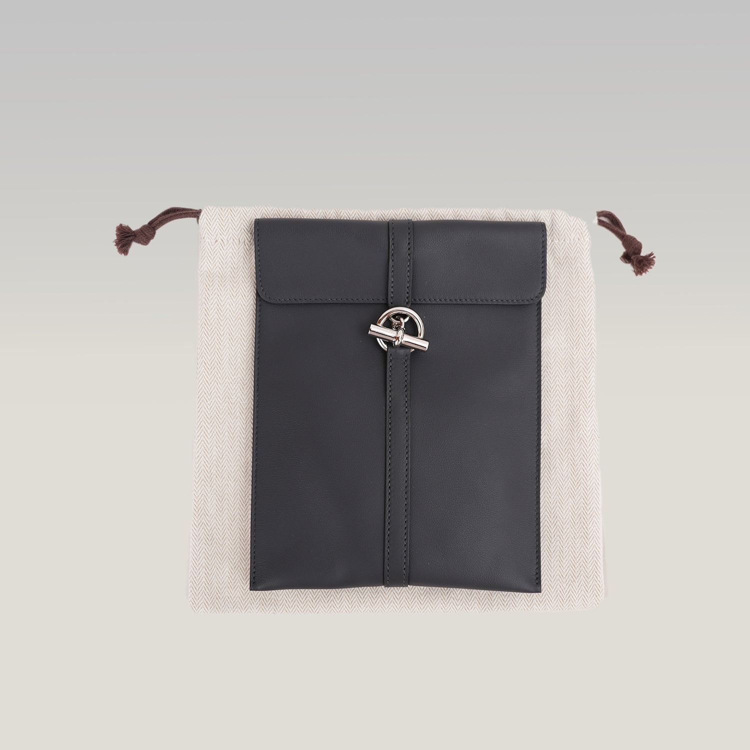 Hermès Glenan To Go Pochette in Pelle Nera con Hardware Palladiato – Timbro K