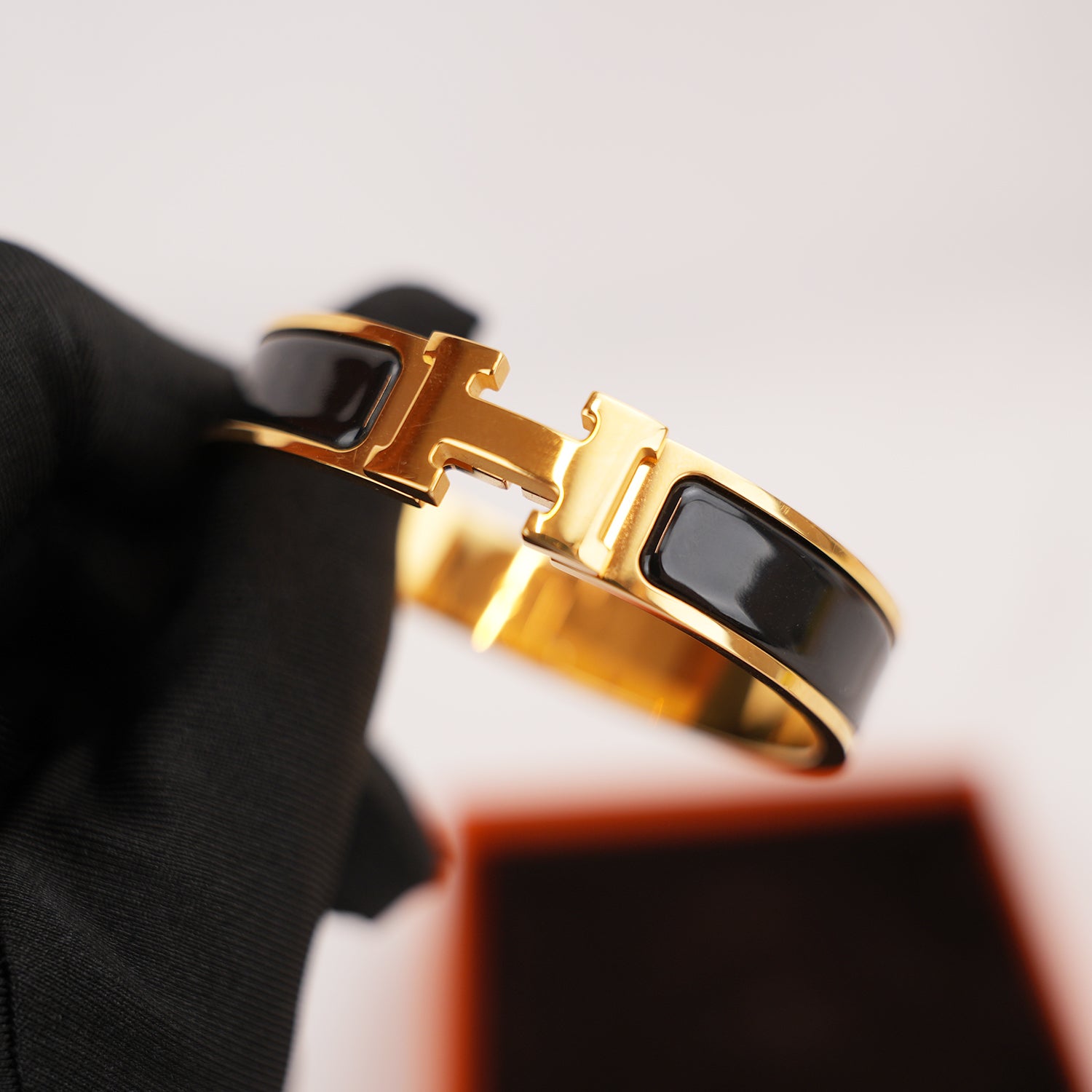 Hermès Clic H PM Bracciale in Smalto Nero con Finitura Placcata Oro Giallo