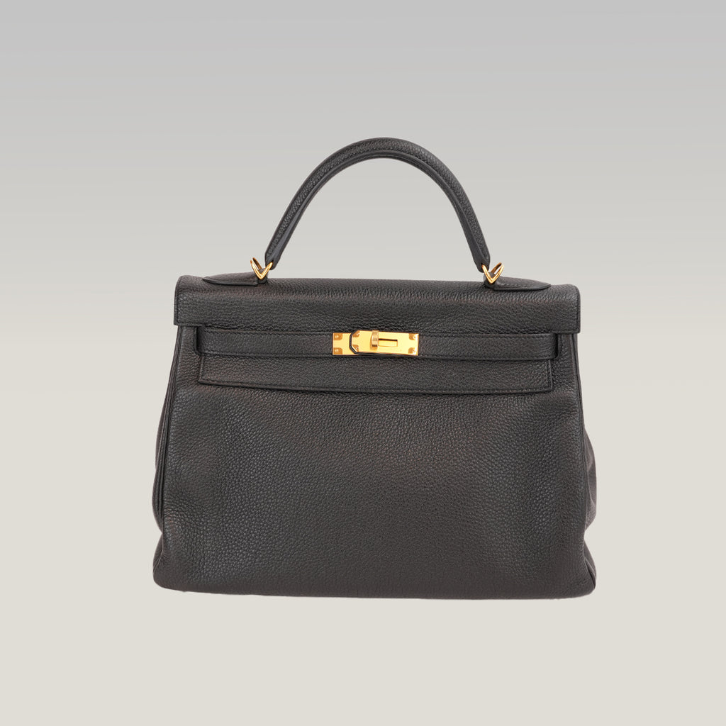 Hermès Kelly 32 Retourne in Pelle Martellata Nera con Hardware Dorato