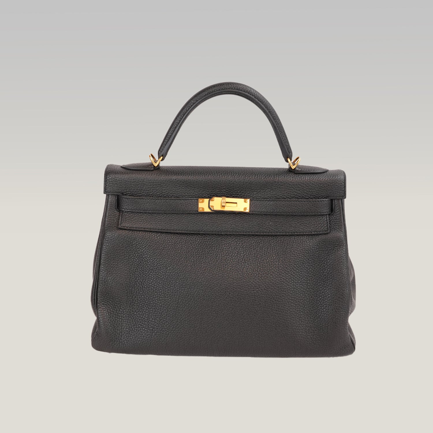 Hermès Kelly 32 Retourne in Pelle Martellata Nera con Hardware Dorato
