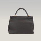 Hermès Kelly 32 Retourne in Pelle Martellata Nera con Hardware Dorato