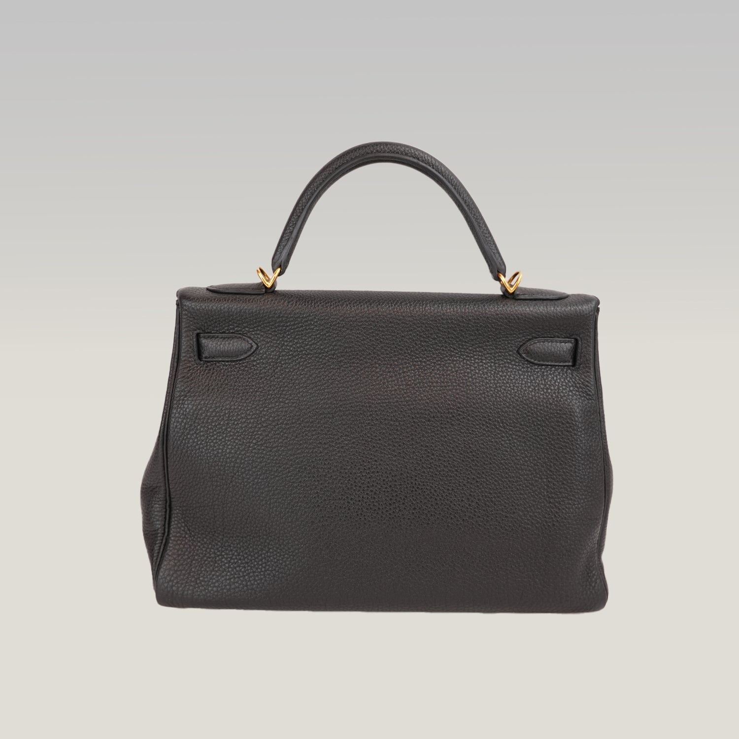 Hermès Kelly 32 Retourne in Pelle Martellata Nera con Hardware Dorato