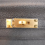 Hermès Kelly 32 Retourne in Pelle Martellata Nera con Hardware Dorato