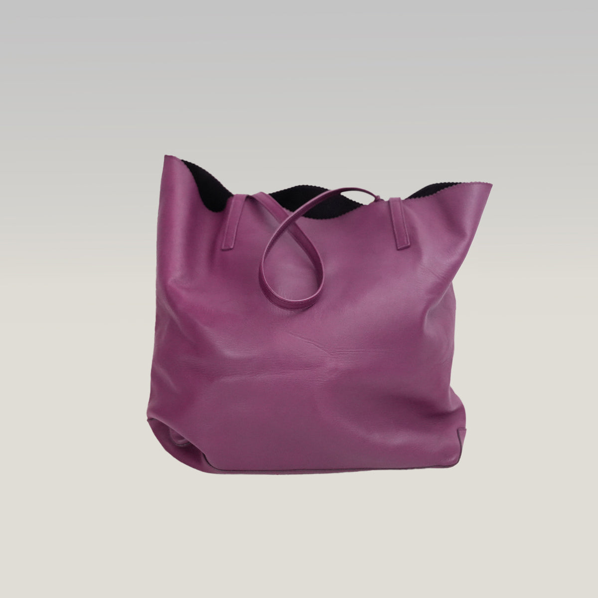 Loewe Nappa Anagram Tassel Tote Viola in Pelle Borsa Shopper