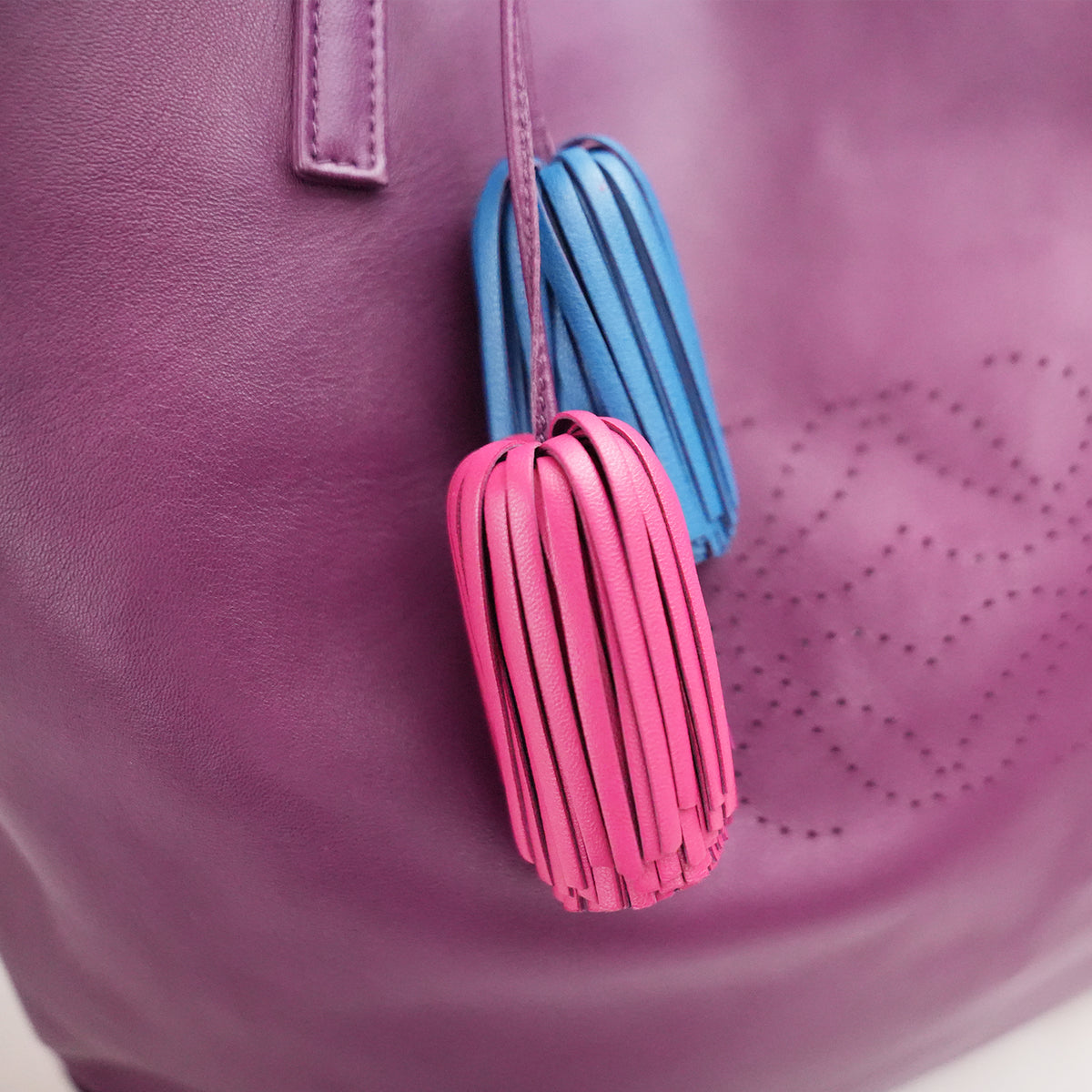 Loewe Nappa Anagram Tassel Tote Viola in Pelle Borsa Shopper