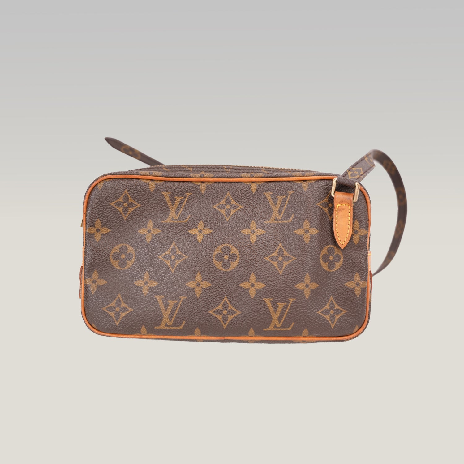 Louis Vuitton Pochette Accessoires Monogram in Tela Rivestita con Finiture in Pelle