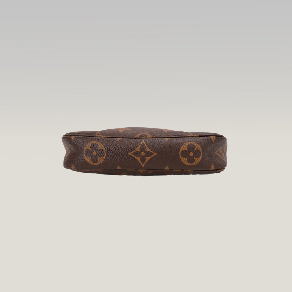 Louis Vuitton Mini Pochette Accessoires Monogram in Tela Rivestita con Catena Dorata