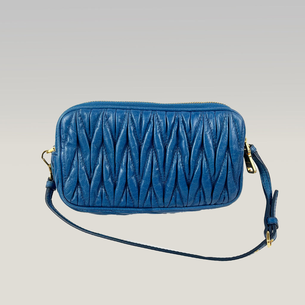 Borsa Mini Miu Miu Blu in Pelle Matelassé con Tracolla – 16 cm