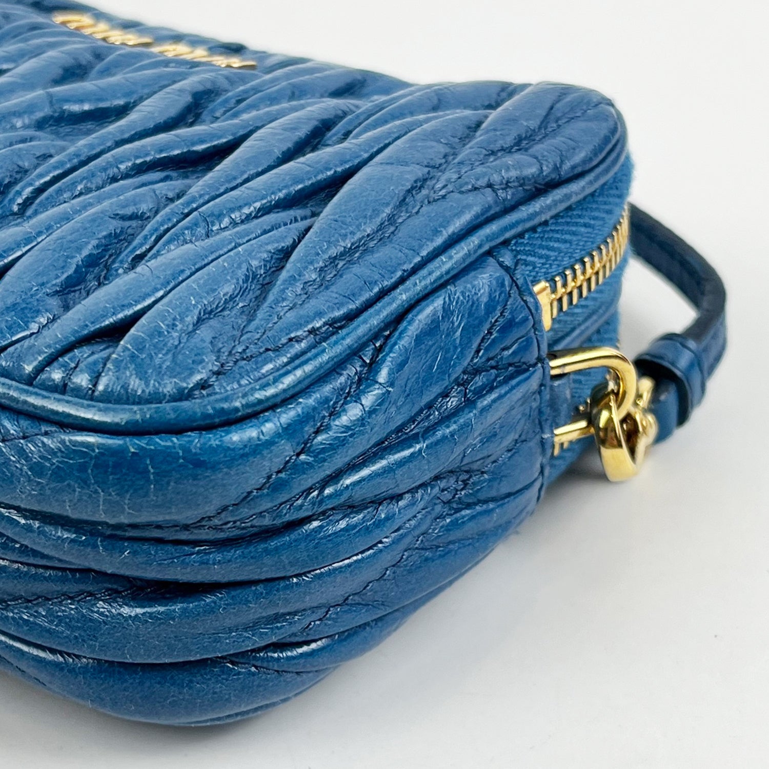 Borsa Mini Miu Miu Blu in Pelle Matelassé con Tracolla – 16 cm