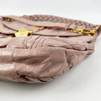 Miu Miu Coffer 40 Borsa a Tracolla in Pelle Matelassé Rosa Cipria con Metallo Dorato